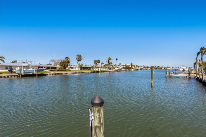 Image No.34-3 Bed Property for sale