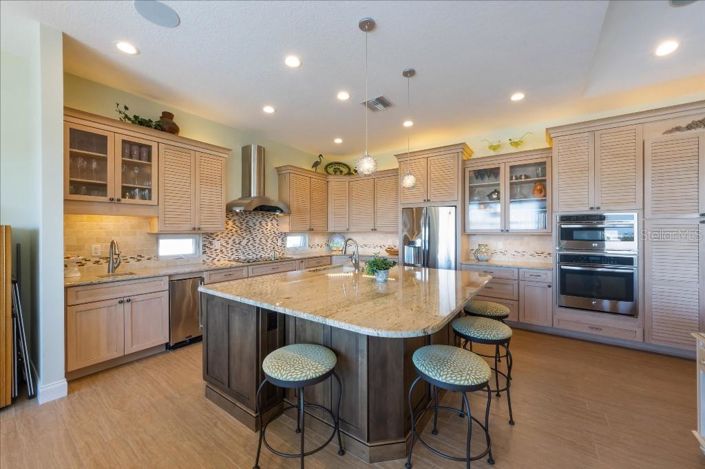 Image No.8-3 Bed Property for sale