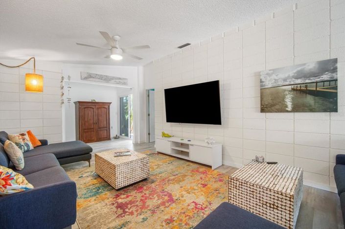 Image No.11-4 Bed Property for sale