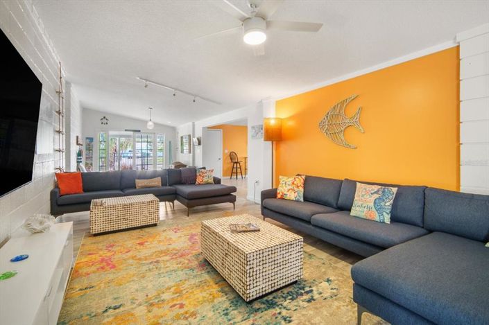 Image No.12-4 Bed Property for sale