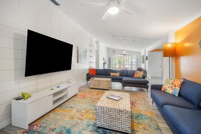 Image No.13-4 Bed Property for sale