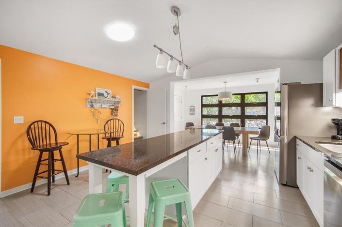 Image No.15-4 Bed Property for sale