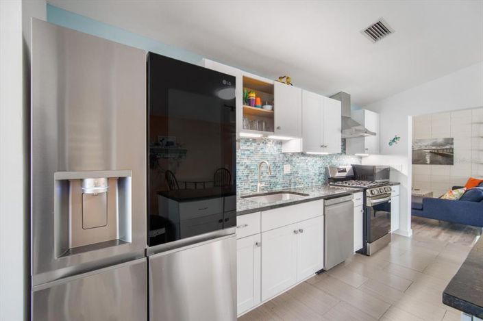 Image No.17-4 Bed Property for sale