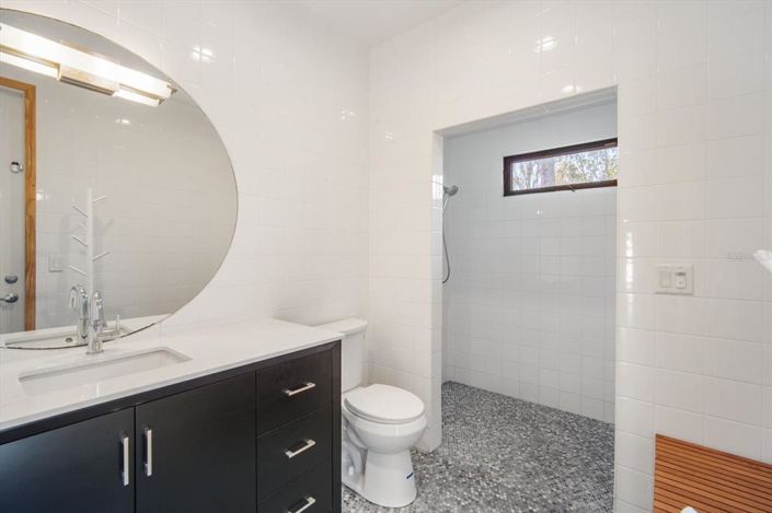 Image No.32-4 Bed Property for sale