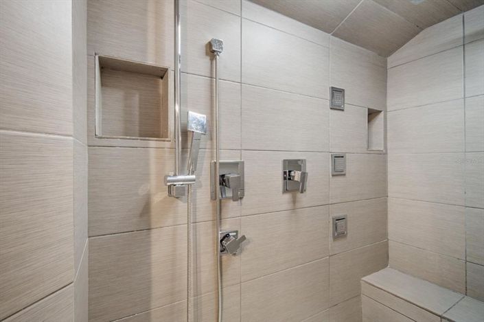 Image No.36-4 Bed Property for sale