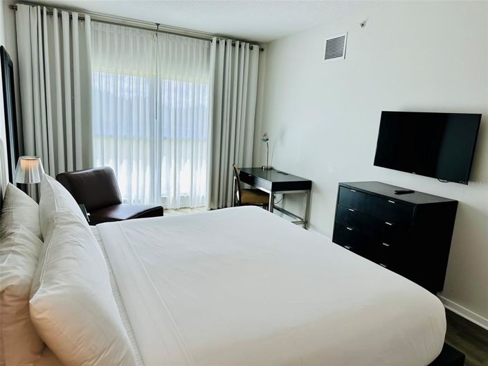 Image No.13-2 Bed Property for sale