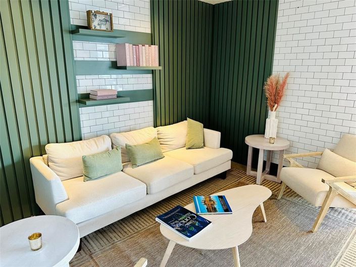 Image No.33-2 Bed Property for sale