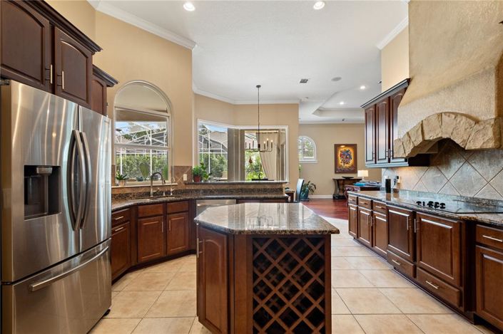 Image No.19-5 Bed Property for sale