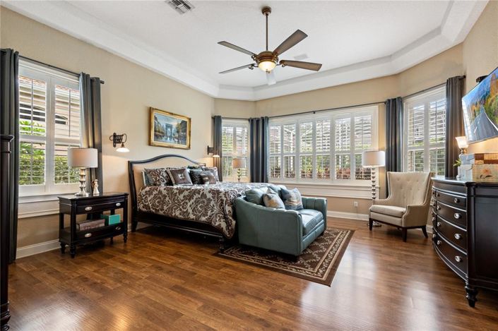 Image No.31-5 Bed Property for sale