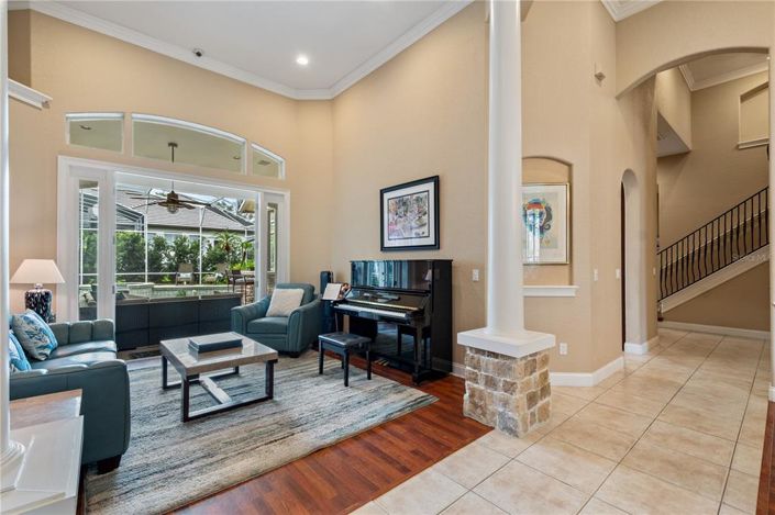 Image No.7-5 Bed Property for sale