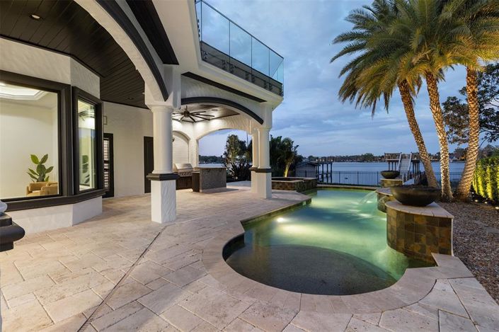 Image No.2-5 Bed Property for sale