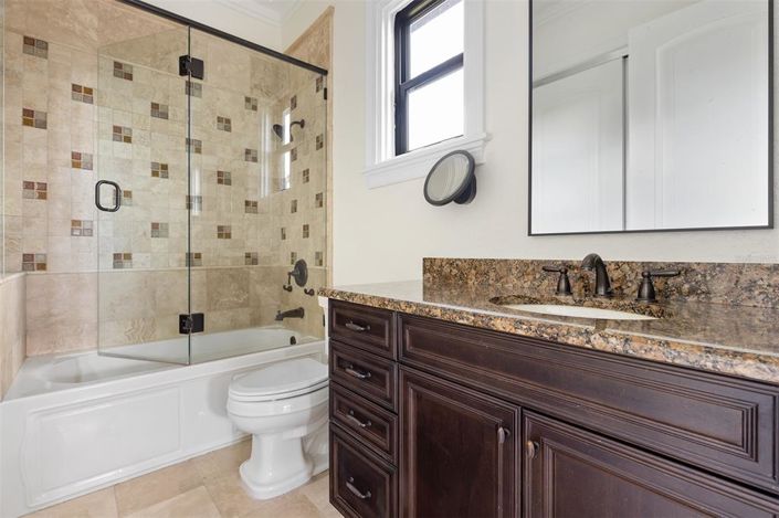 Image No.27-5 Bed Property for sale