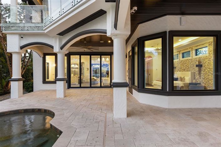 Image No.41-5 Bed Property for sale