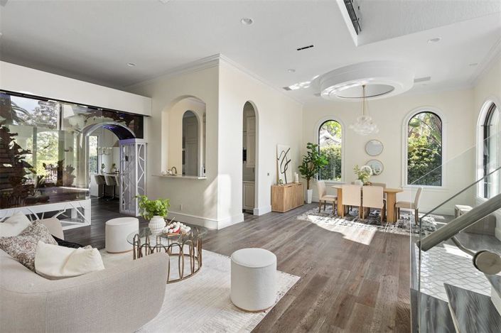 Image No.7-5 Bed Property for sale