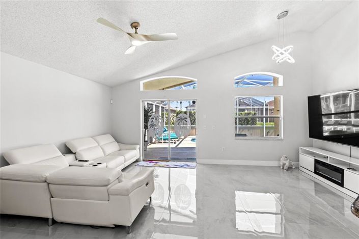 Image No.7-4 Bed Property for sale