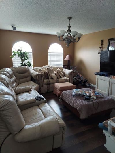 Image No.19-6 Bed Property for sale