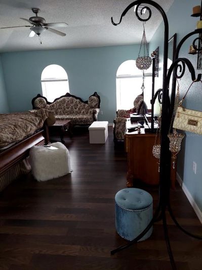 Image No.22-6 Bed Property for sale