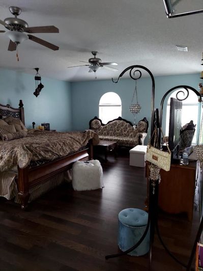 Image No.24-6 Bed Property for sale