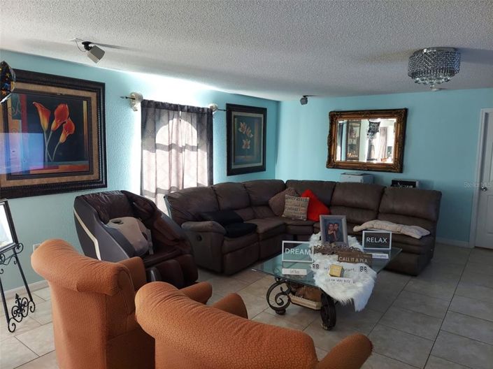 Image No.4-6 Bed Property for sale