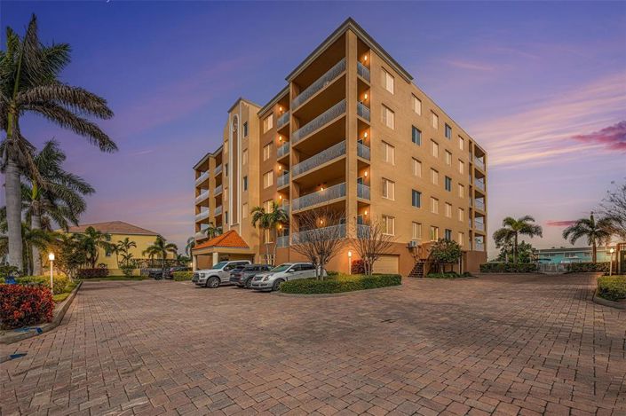 Image No.1-3 Bed Property for sale