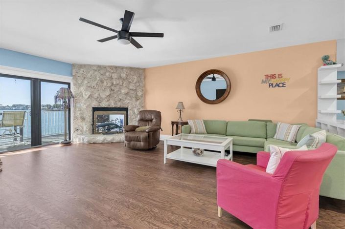 Image No.17-2 Bed Townhouse for sale