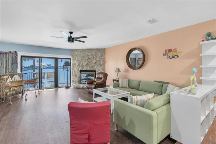 Image No.19-2 Bed Townhouse for sale