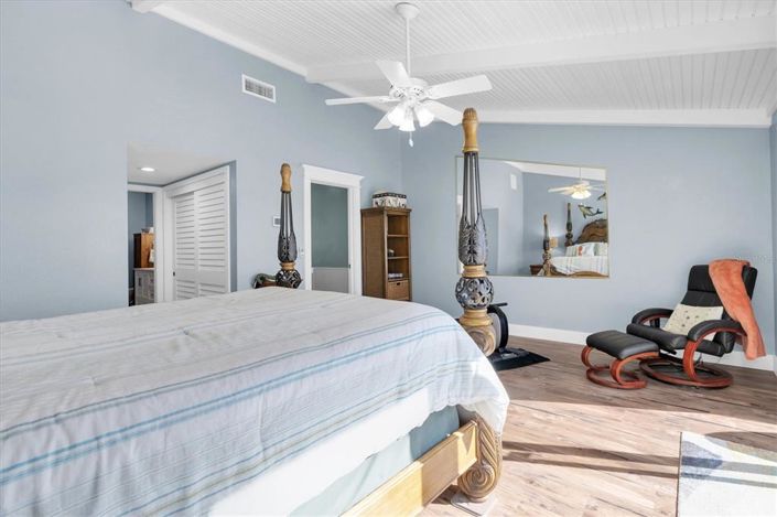 Image No.21-2 Bed Townhouse for sale