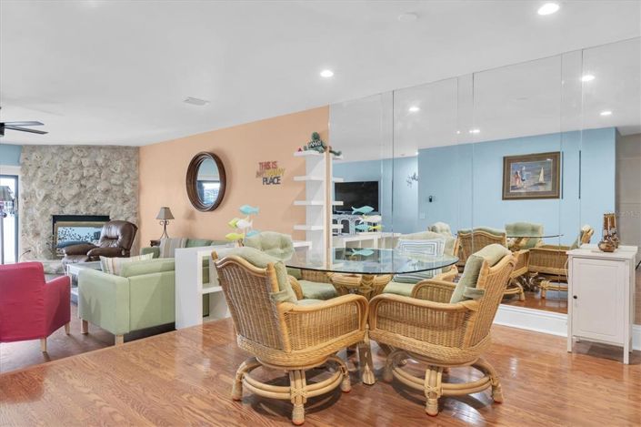 Image No.9-2 Bed Townhouse for sale