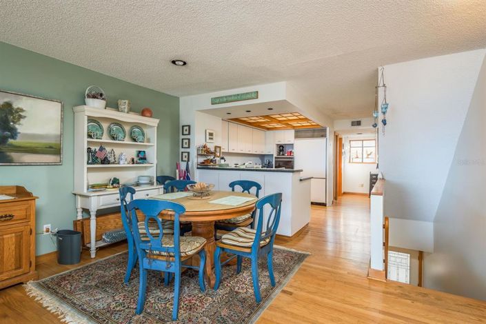 Image No.12-2 Bed Townhouse for sale