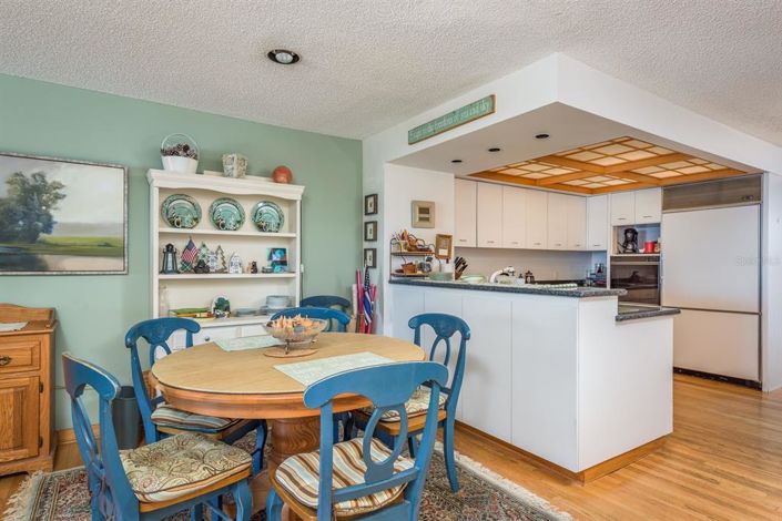 Image No.13-2 Bed Townhouse for sale