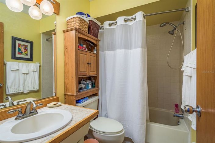 Image No.26-2 Bed Townhouse for sale