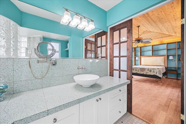 Image No.16-2 Bed Property for sale