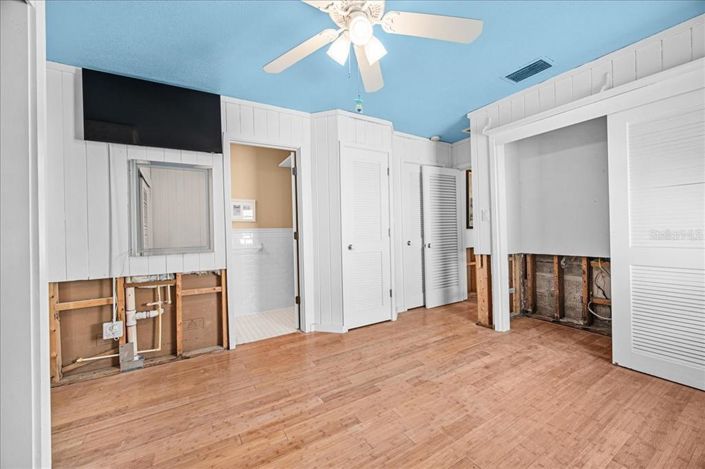 Image No.20-2 Bed Property for sale