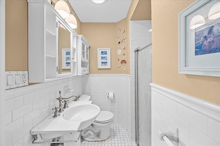 Image No.22-2 Bed Property for sale