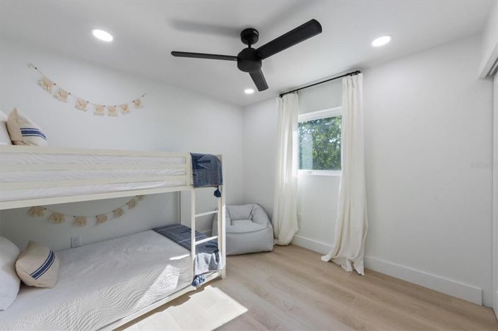 Image No.30-3 Bed Property for sale