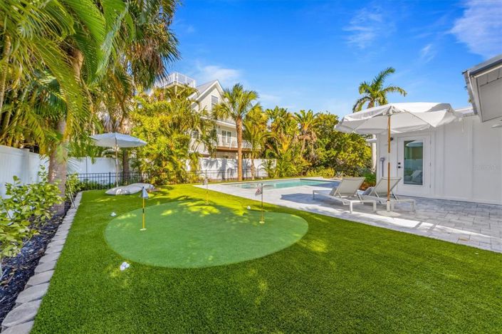 Image No.5-3 Bed Property for sale