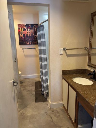 Image No.10-2 Bed Property for sale