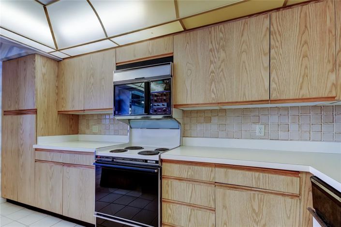 Image No.13-2 Bed Property for sale