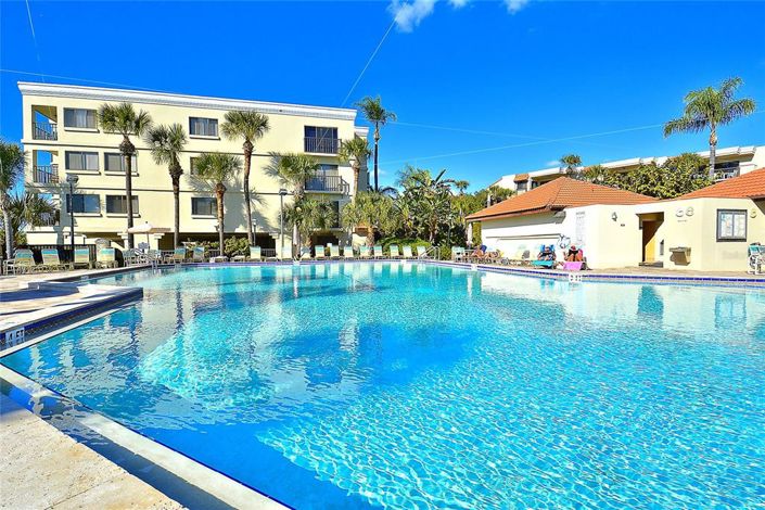 Image No.21-2 Bed Property for sale