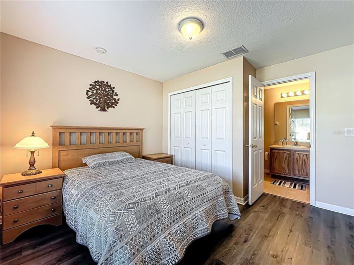 Image No.22-4 Bed Property for sale