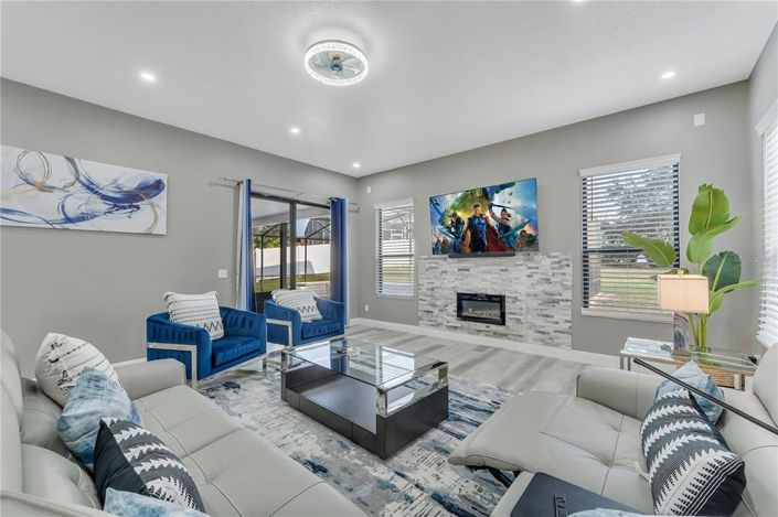 Image No.12-7 Bed Property for sale