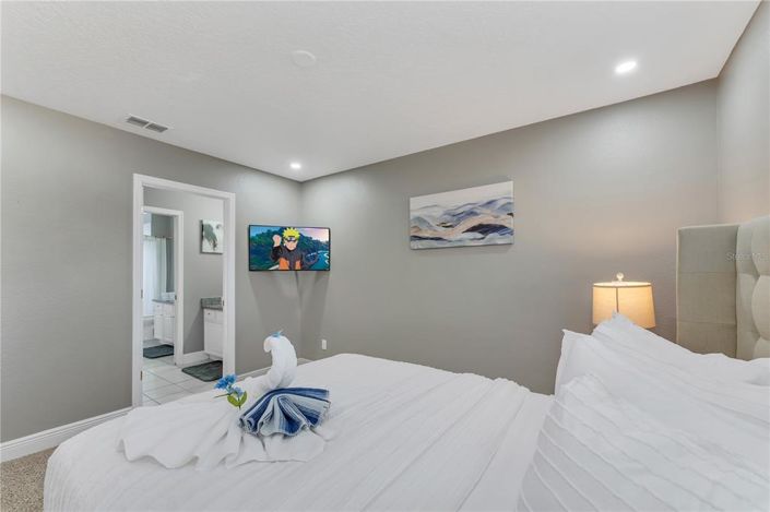 Image No.25-7 Bed Property for sale