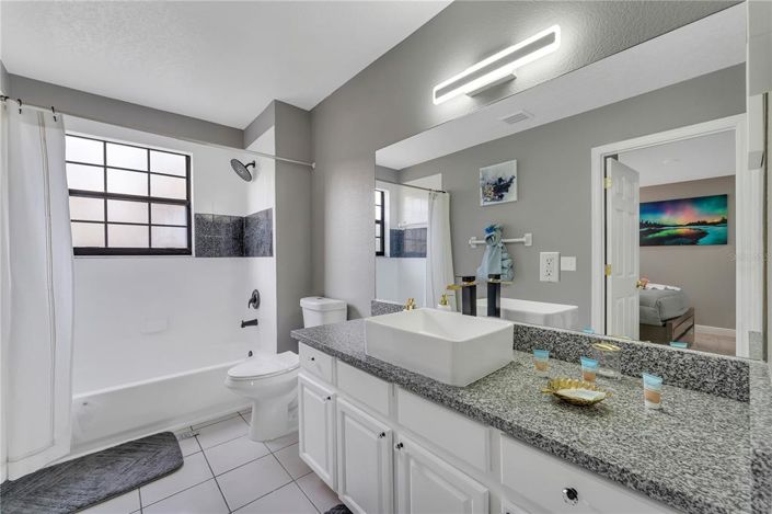 Image No.26-7 Bed Property for sale