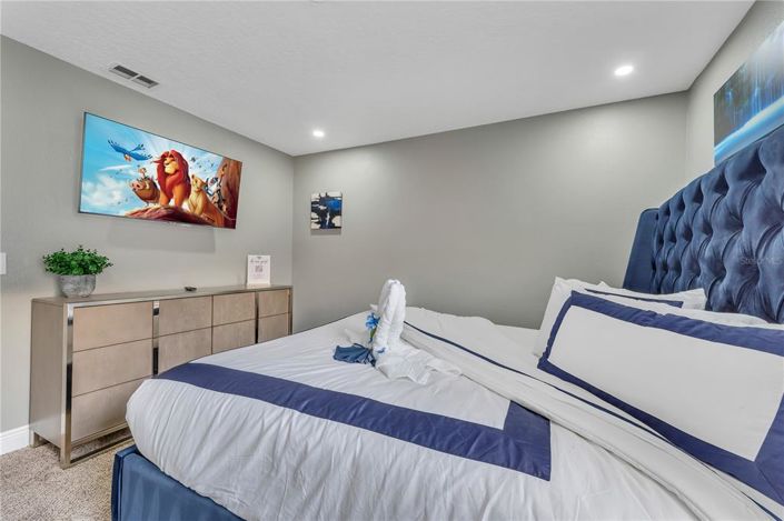 Image No.32-7 Bed Property for sale