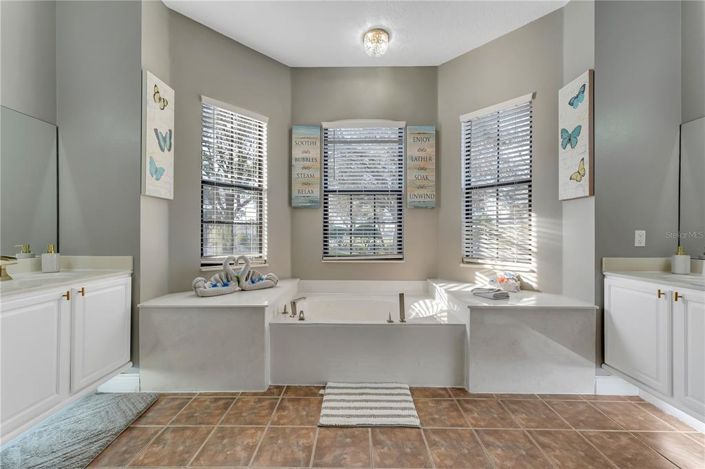 Image No.6-7 Bed Property for sale