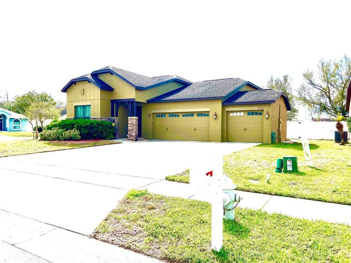 Image No.1-4 Bed Property for sale