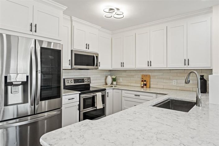 Image No.10-2 Bed Property for sale