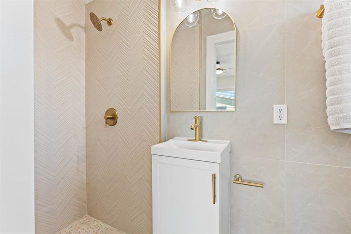 Image No.17-2 Bed Property for sale