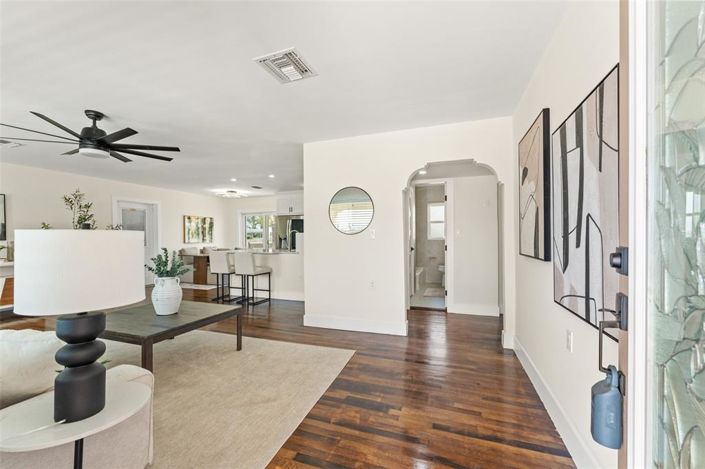 Image No.3-2 Bed Property for sale