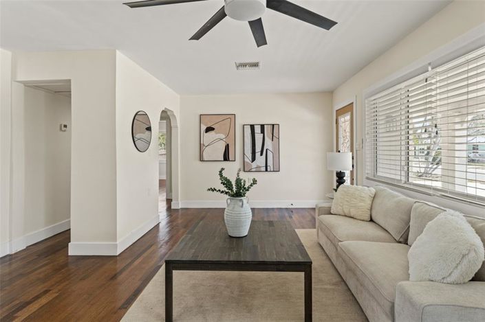 Image No.6-2 Bed Property for sale